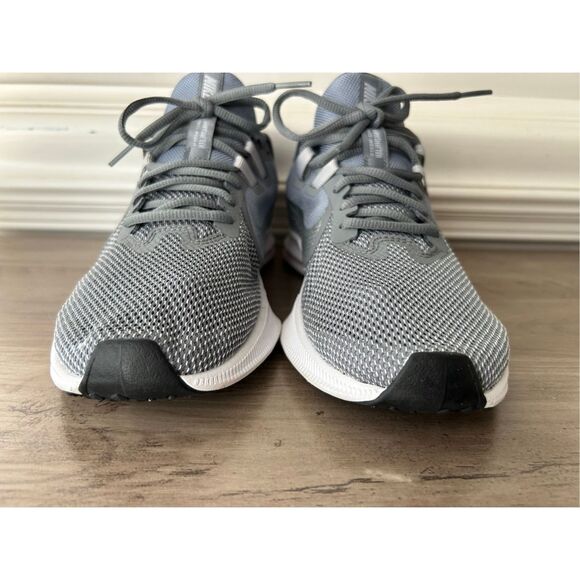 Nike Womens Size 8 Downshifter AR4947-001 Gray Running Shoes Sneakers - Picture 4 of 9